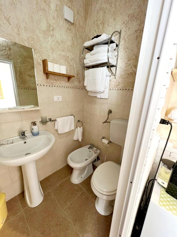 Il Girasole Bed & Breakfast Остуни Екстериор снимка